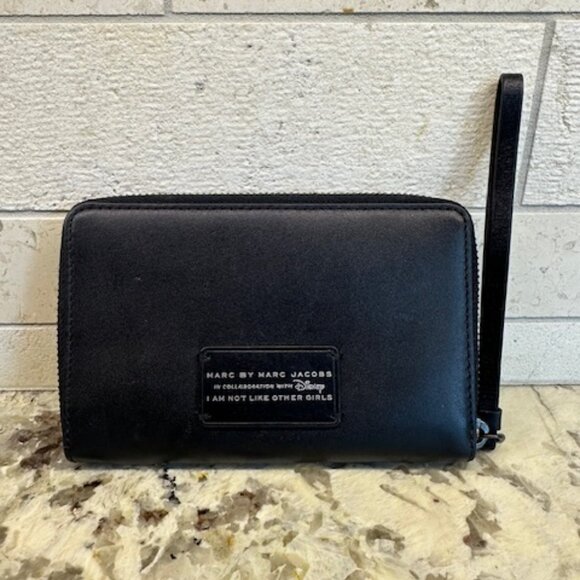 Marc by Marc Jacobs Alice in Wonderland Googly Eye Zip Wallet - Picture 2 of 7